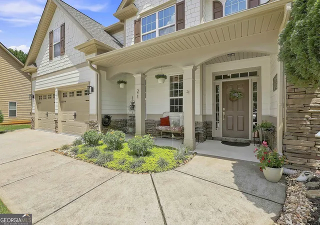 Photo 3 of Sale Pending at 21 Ashville Ct, Newnan, GA 30265 | MLS# 10829236 | Listing updated on 2026-08-28