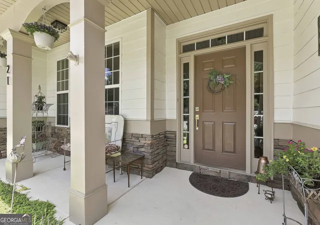 Photo 4 of Sale Pending at 21 Ashville Ct, Newnan, GA 30265 | MLS# 10829236 | Listing updated on 2026-08-28