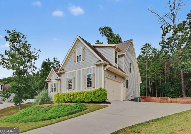 Photo 3 of Single family home for sale at 64 Blandwood Dr, Cartersville, GA 30120 | MLS# 10806567 | Listing updated on 2026-09-09