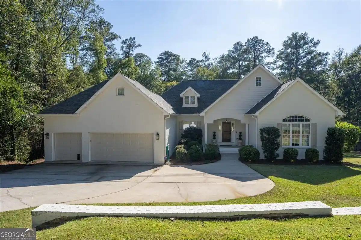Photo 1 of Sale Pending at 221 Old Clb Ct, Macon, GA 31210 | MLS# 10874383 | Listing updated on 2026-10-20