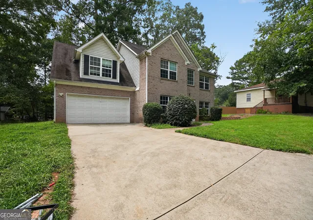 3rd image of 5499 Sigman St, Stone Mountain, GA 30083 | MLS# 10820553