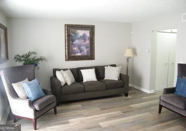 4th image of 3281 Abbeywood Dr, Decatur, GA 30034 | MLS# 10819141
