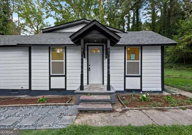 Photo 2 of Single family home for sale at 4210 Rockbridge Rd, Stone Mountain, GA 30083 | MLS# 10784119 | Listing updated on 2026-09-24