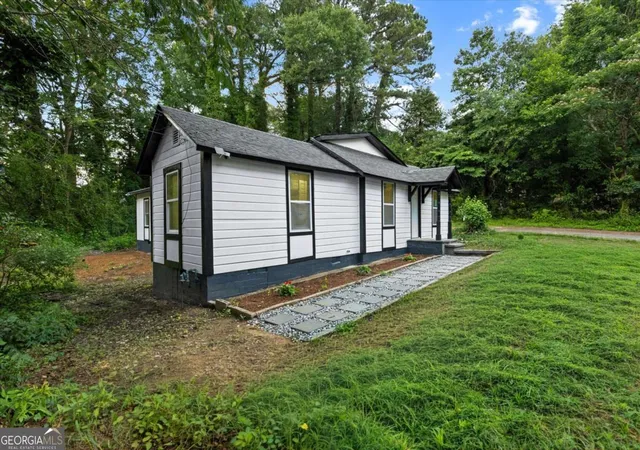 Photo 3 of Single family home for sale at 4210 Rockbridge Rd, Stone Mountain, GA 30083 | MLS# 10784119 | Listing updated on 2026-09-24