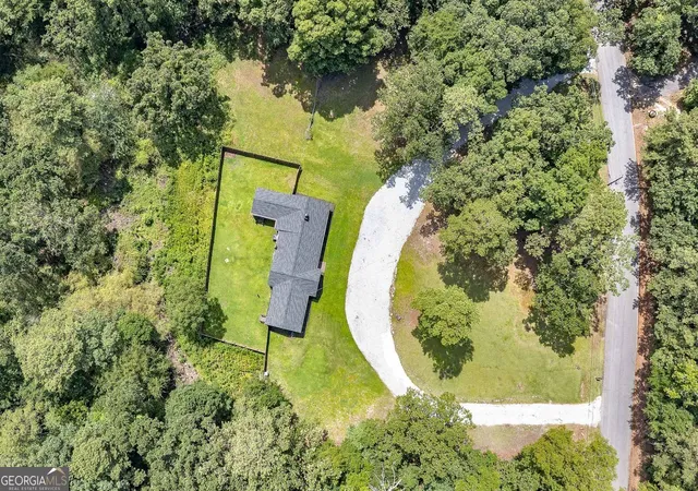 3rd image of 3930 W Side Pl, Ellenwood, GA 30294 | MLS# 10812317