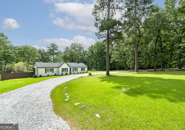 4th image of 3930 W Side Pl, Ellenwood, GA 30294 | MLS# 10812317
