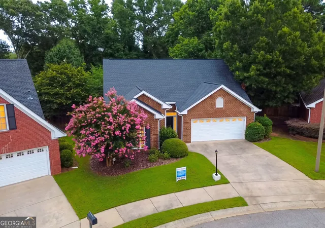 Photo 3 of Single family home for sale at 116 Huntington Shls Dr, Athens, GA 30606 | MLS# 10769579 | Listing updated on 2026-08-12