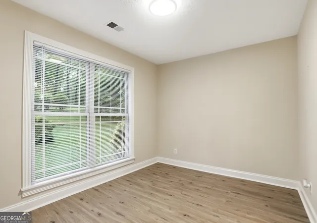 Photo 3 of Sale Pending at 1485 Barrier Rd, Marietta, GA 30066 | MLS# 10774754 | Listing updated on 2026-09-16