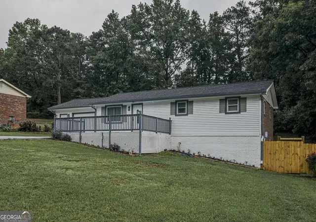 Photo 2 of Single family home for sale at 3313 Stoneybrook Dr, Douglasville, GA 30134 | MLS# 10776599 | Listing updated on 2026-08-30