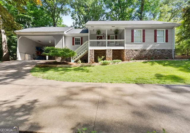 Photo 2 of Single family home for sale at 4002 Sundown Dr, Gainesville, GA 30506 | MLS# 10777655 | Listing updated on 2026-08-20
