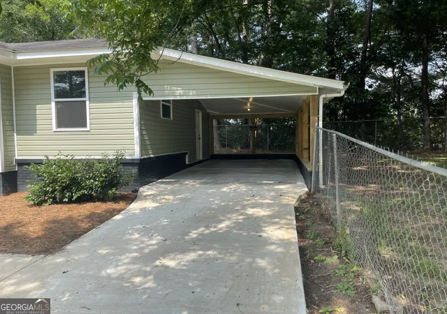 Homes for sale in Lanett, AL | 2322 S 1St Avenue, Lanett, AL 36863 | MLS# 10794120