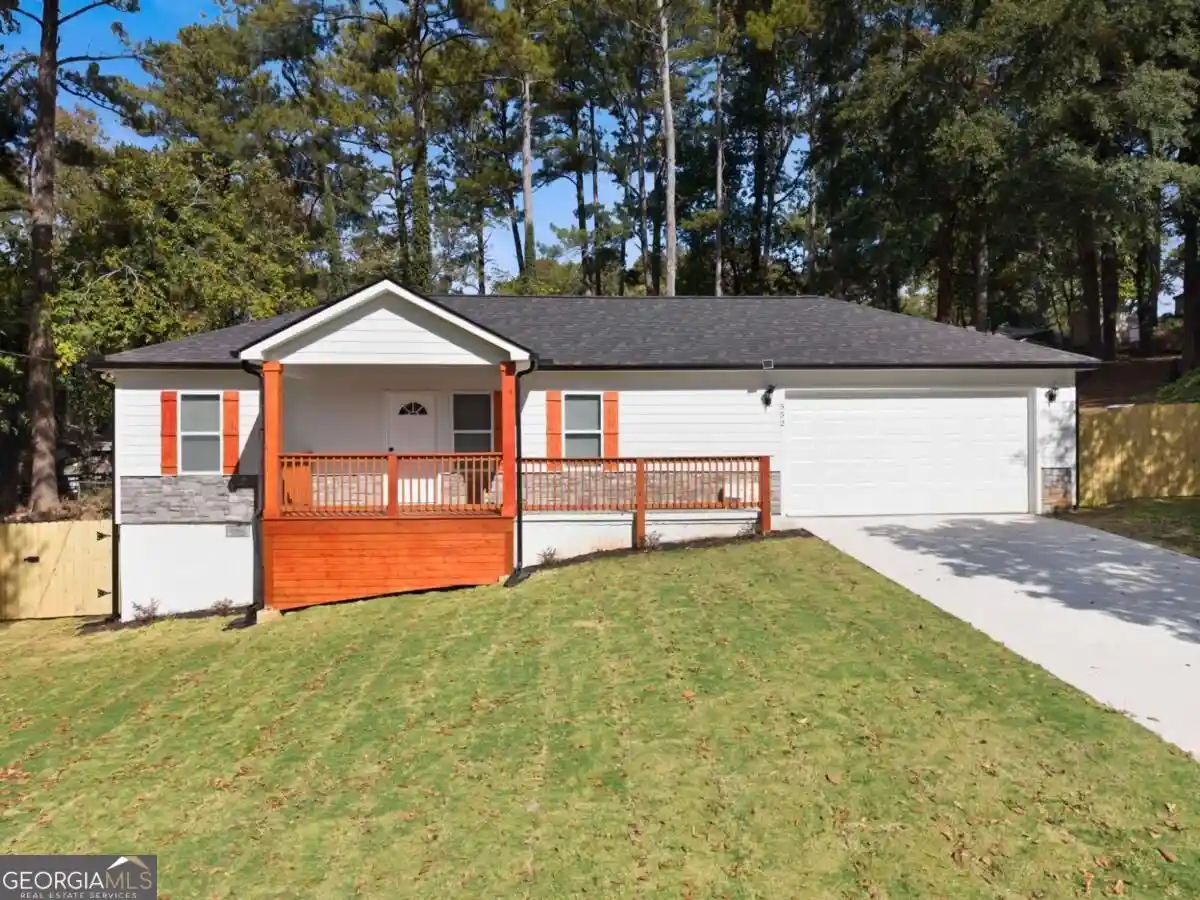 Single family home for sale at 552 Fielding Cir, Riverdale, GA 30274 | MLS# 10881863
