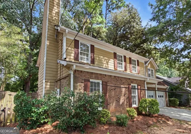 Photo 2 of Single family home for sale at 2870 Spring Ridge Cir, Snellville, GA 30039 | MLS# 10834274 | Listing updated on 2026-09-14