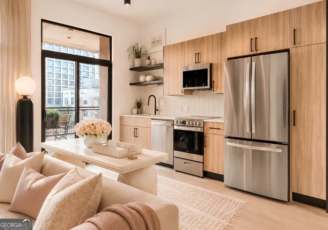Photo 3 of Condo for sale at 567 Ponce De Leon Ave #605, Atlanta, GA 30308 | MLS# 10814292 | Listing updated on 2026-10-19