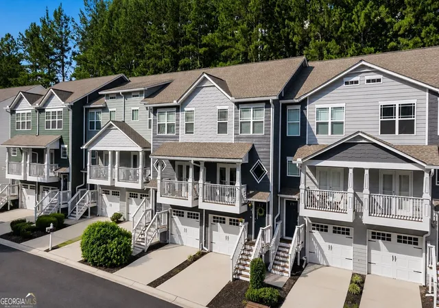 Photo 2 of Townhouse for sale at 1472 Liberty Pkwy Nw, Atlanta, GA 30318 | MLS# 10826031 | Listing updated on 2026-08-28