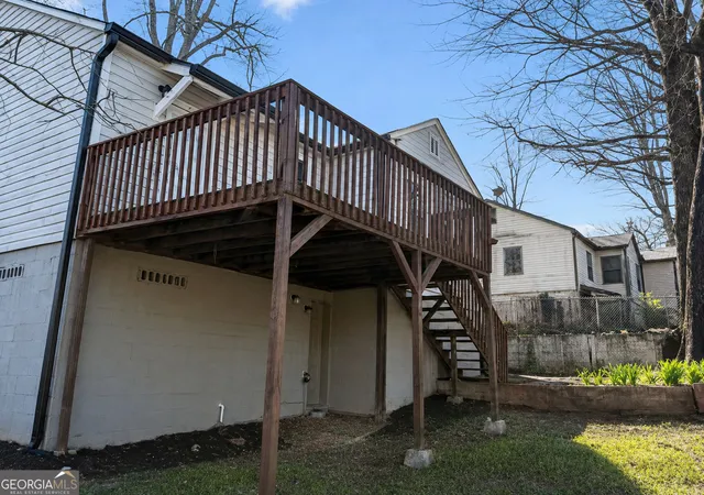 Listing Photo 2 - Condo for sale in building located at 1652 Oak Knl Cir SE, Atlanta, GA 30315 - Unit #