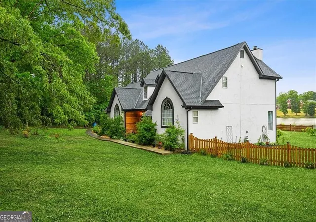Photo 3 of Single family home for sale at 1229 Park Pl Dr, Jonesboro, GA 30236 | MLS# 10802214 | Listing updated on 2026-09-18