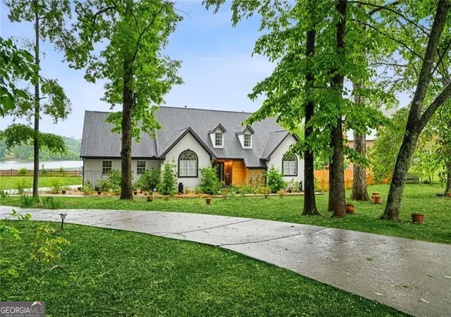 Photo 3 of Sale Pending at 1229 Park Pl Dr, Jonesboro, GA 30236 | MLS# 10802214 | Listing updated on 2026-10-07
