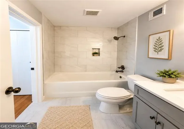 Photo 3 of Townhouse for sale at 2543 Bradford Sq NE, Atlanta, GA 30345 | MLS# 10782507 | Listing updated on 2026-06-24