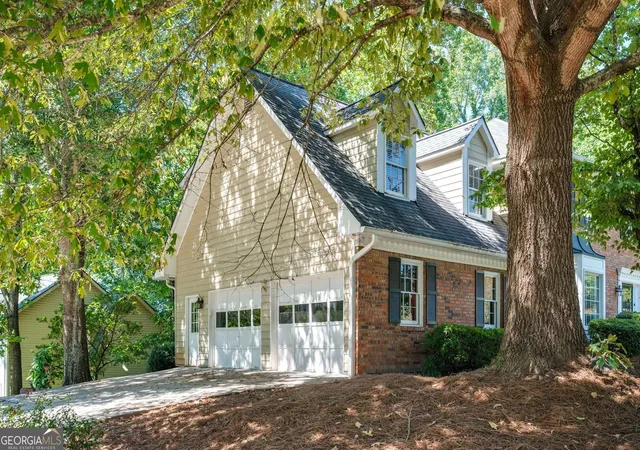 Photo 3 of Single family home for sale at 4962 Thornwood Tr Nw, Acworth, GA 30102 | MLS# 10833995 | Listing updated on 2026-10-24