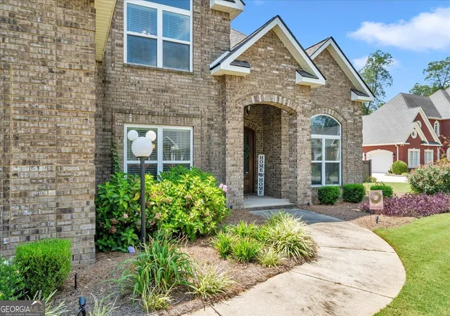 Photo 3 of Single family home for sale at 113 Bridgeway Dr, Warner Robins, GA 31088 | MLS# 10826785 | Listing updated on 2026-08-27