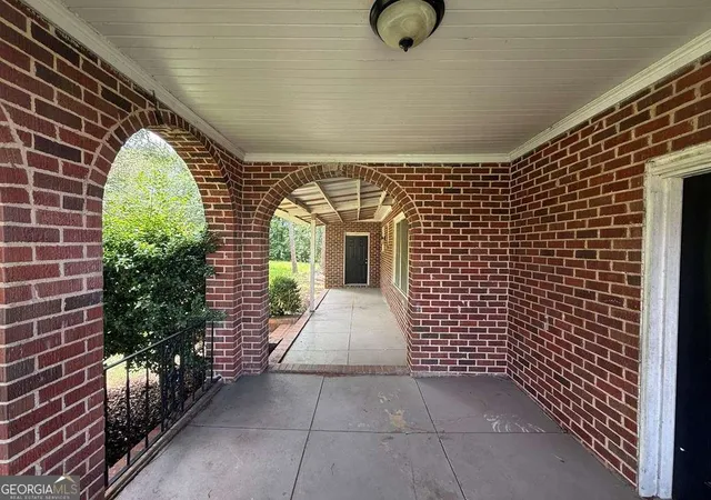 Homes for sale in Ashburn, GA | 328 S Main St S, Ashburn, GA 31714 | MLS# 10791566