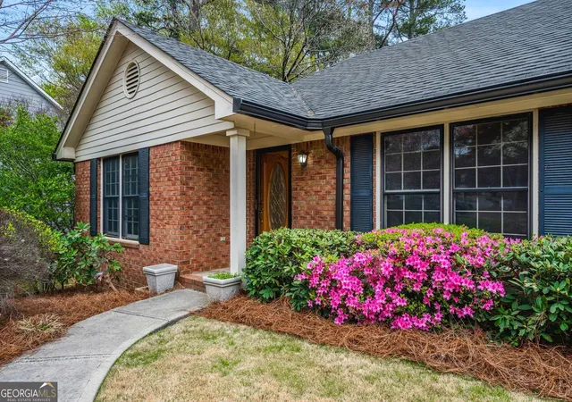 Photo 3 of Sale Pending at 455 Lees Tr SW, Marietta, GA 30064 | MLS# 10722699 | Listing updated on 2026-09-02