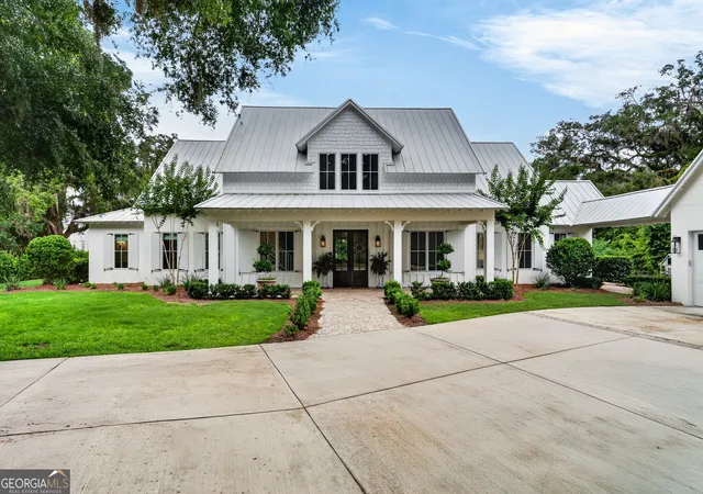 3rd image of 102 Adams Dr, Saint Simons Island, GA 31522 | MLS# 10778063