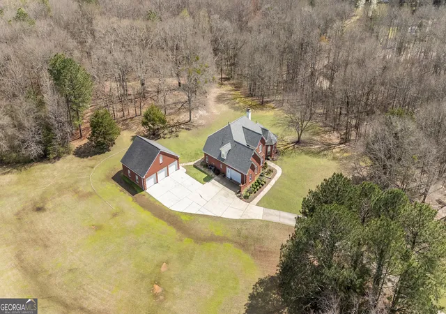 Photo 3 of Single family home for sale at 2101 NE Indian Shls Dr, Loganville, GA 30052 | MLS# 10722133 | Listing updated on 2026-07-24
