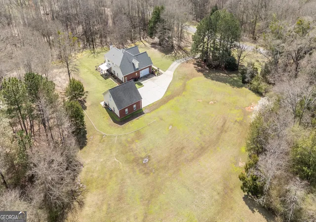 Photo 4 of Single family home for sale at 2101 NE Indian Shls Dr, Loganville, GA 30052 | MLS# 10722133 | Listing updated on 2026-07-24