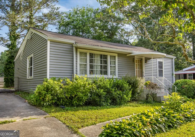 Photo 2 of Single family home for sale at 2090 Verbena St NW, Atlanta, GA 30314 | MLS# 10772129 | Listing updated on 2026-08-13