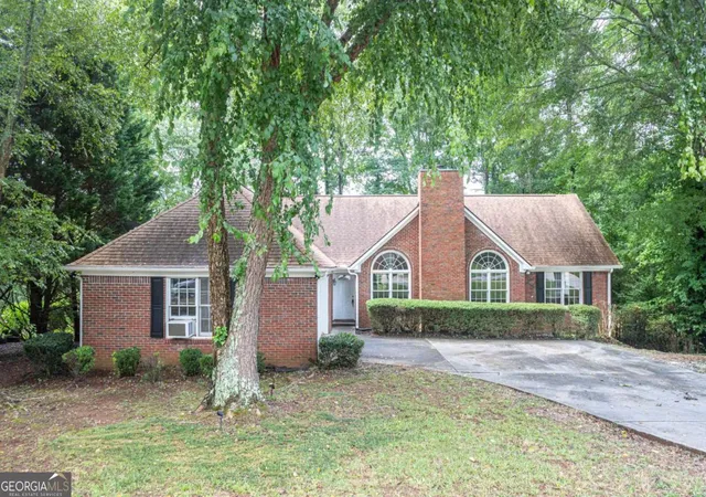 1st image of 1404 Glenfield Dr, Lawrenceville, GA 30043 | MLS# 10815111