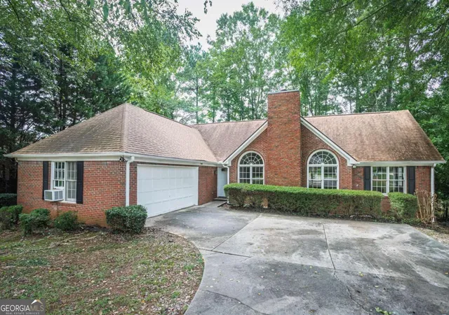 2nd image of 1404 Glenfield Dr, Lawrenceville, GA 30043 | MLS# 10815111