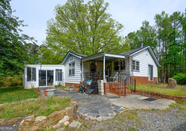 Photo 3 of Single family home for sale at 2704 County Line Rd NW, Acworth, GA 30101 | MLS# 10728323 | Listing updated on 2026-10-12