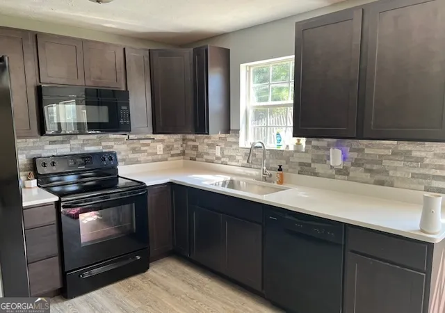 Photo 4 of Sale Pending at 224 Vineyard Dr, Athens, GA 30607 | MLS# 10623844 | Listing updated on 2025-12-12