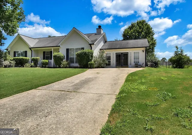 2nd image of 140 Greenleaf Dr, Hampton, GA 30228 | MLS# 10824832