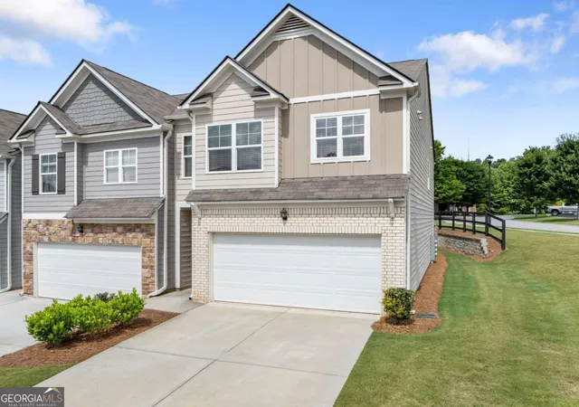 Photo 3 of Townhouse for sale at 300 Stoneybrook Ct, Dahlonega, GA 30533 | MLS# 10807544 | Listing updated on 2026-08-29