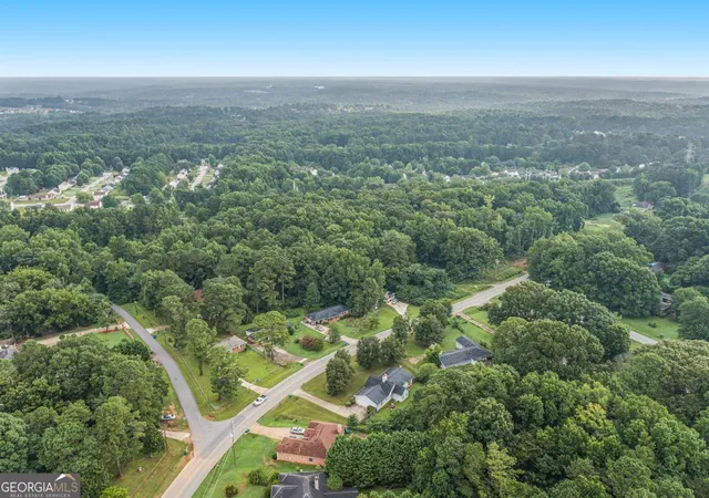 2nd image of 3520 Linecrest Rd, Ellenwood, GA 30294 | MLS# 10712712