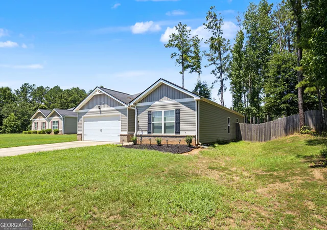 Photo 3 of Sale Pending at 139 Jenny Rd, Grantville, GA 30220 | MLS# 10830310 | Listing updated on 2026-09-01