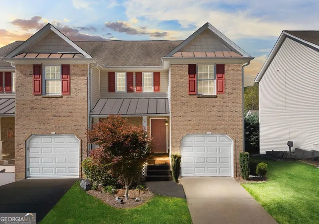 Townhouse for sale at 566 Fox Crk Xing, Woodstock, GA 30188 | MLS# 10879974