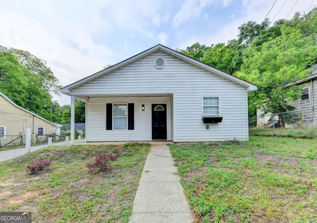 Photo 1 of Single family home for sale at 801 Davis St, Monroe, GA 30655 | MLS# 10769839 | Listing updated on 2026-07-28
