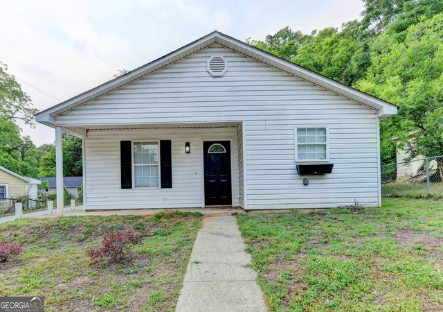 Photo 2 of Single family home for sale at 801 Davis St, Monroe, GA 30655 | MLS# 10769839 | Listing updated on 2026-07-28
