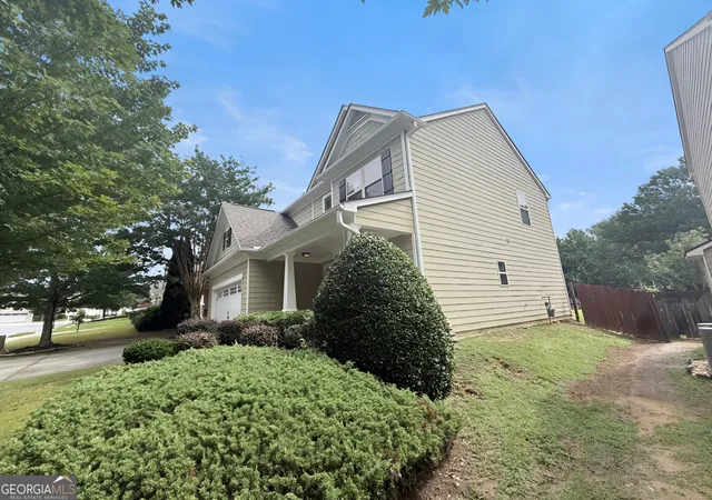 Photo 2 of Single family home for sale at 1704 Wilford Dr, Lawrenceville, GA 30043 | MLS# 10810962 | Listing updated on 2026-08-29