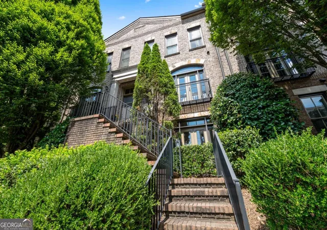 Photo 2 of Townhouse for sale at 3560 Roswell Rd Nw #57, Atlanta, GA 30305 | MLS# 10803914 | Listing updated on 2026-07-25
