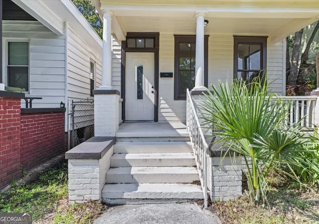 2nd image of 604 W 40th St, Savannah, GA 31415 | MLS# 10796592