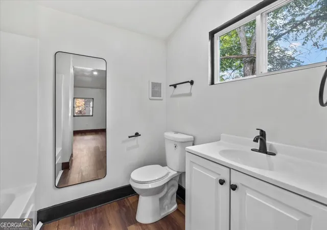 38th image of 604 W 40th St, Savannah, GA 31415 | MLS# 10796592