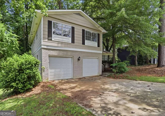 Photo 2 of Sale Pending at 2296 Aurie Dr, Decatur, GA 30034 | MLS# 10781494 | Listing updated on 2026-09-01
