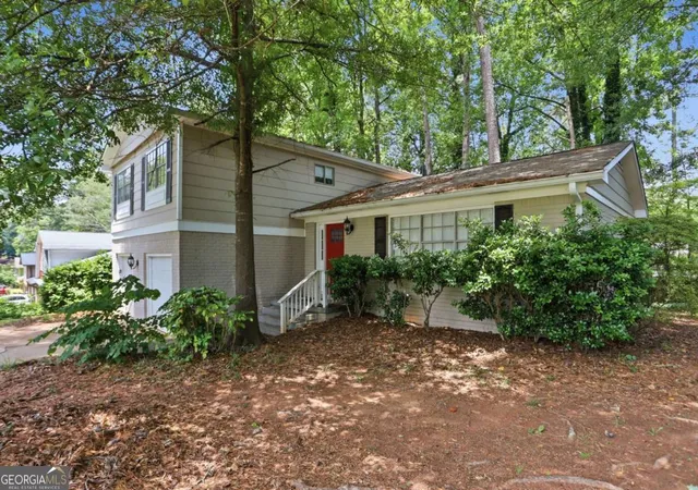 Photo 3 of Sale Pending at 2296 Aurie Dr, Decatur, GA 30034 | MLS# 10781494 | Listing updated on 2026-09-01