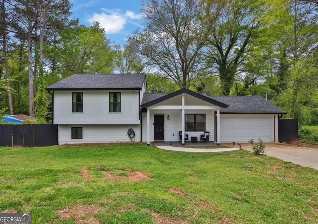 Photo 2 of Single family home for sale at 447 Warren Rd, Lawrenceville, GA 30044 | MLS# 10729785 | Listing updated on 2026-04-24