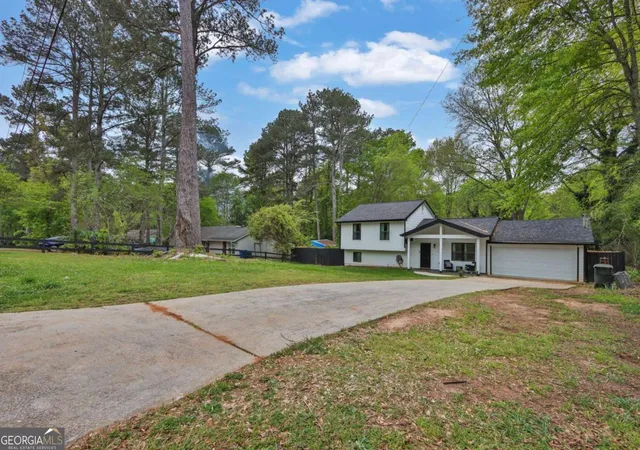 Photo 3 of Single family home for sale at 447 Warren Rd, Lawrenceville, GA 30044 | MLS# 10729785 | Listing updated on 2026-04-24